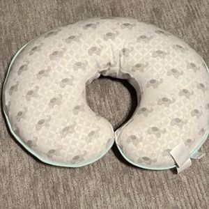 BOPPY PILLOW WITH 2 EXTRA COVERS